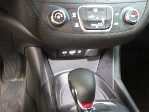 Used 2023 Chevrolet Malibu RS FWD image 20