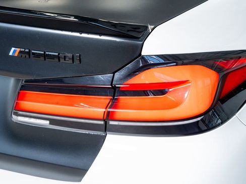 Used 2021 BMW M550i xDrive w/ Premium Package image 29