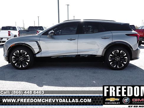 New 2025 Chevrolet Blazer EV RS image 4