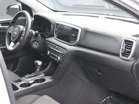 Used 2020 Kia Sportage LX image 6