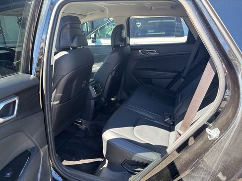 Certified 2023 Kia Sportage EX image 9