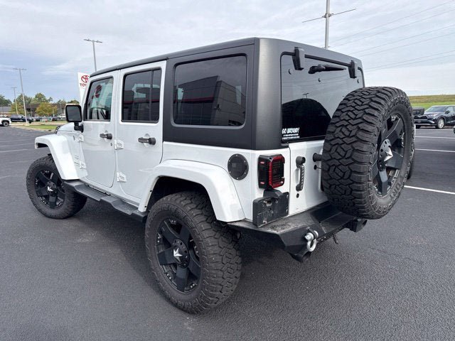Used 2017 Jeep Wrangler Unlimited Sahara w/ Connectivity Group AWD/4WD image 3