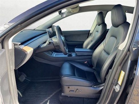 Used 2021 Tesla Model Y Long Range image 13