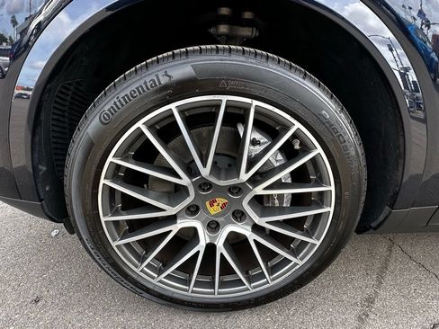 Used 2021 Porsche Cayenne AWD/4WD image 11