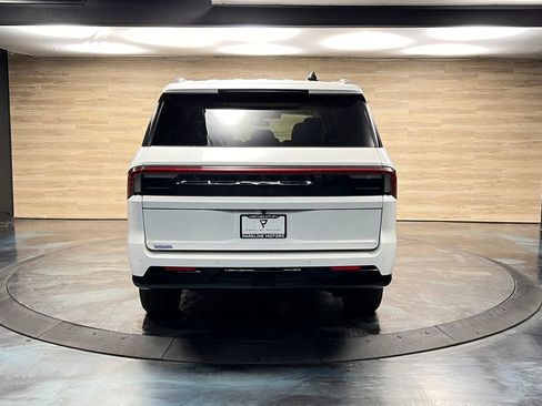 Used 2025 Lincoln Navigator L Reserve AWD/4WD image 23