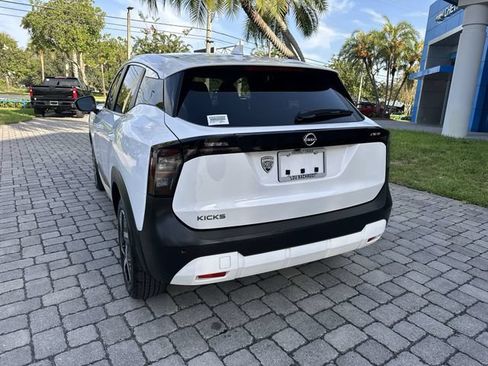 Used 2025 Nissan Kicks SV FWD image 34
