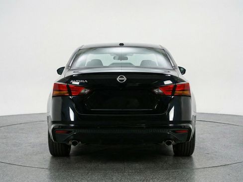 Used 2025 Nissan Altima 2.5 SV image 7