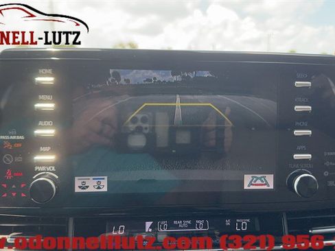 Used 2022 Toyota Sienna Limited FWD image 24