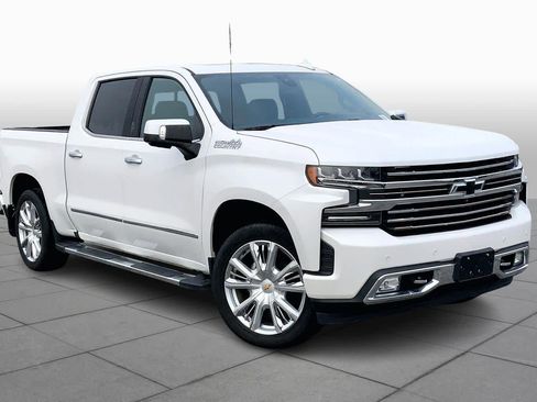 Used 2020 Chevrolet Silverado 1500 High Country w/ Technology Package image 3