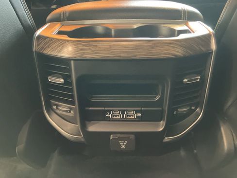 Used 2019 RAM 1500 Laramie image 27