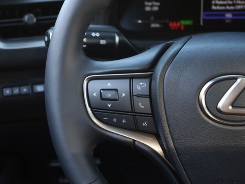 Certified 2025 Lexus UX 300h AWD w/ Accessory Package (Z2) image 17