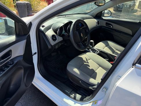 Used 2016 Chevrolet Cruze LT FWD image 31