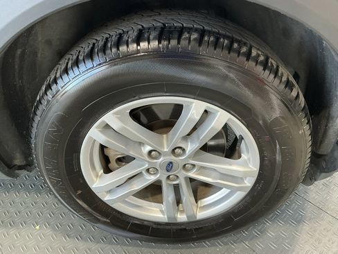 Used 2023 Ford Explorer XLT w/ Equipment Group 202A image 41