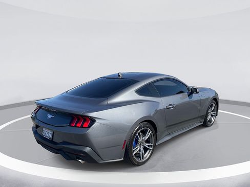 Used 2024 Ford Mustang Coupe RWD image 4
