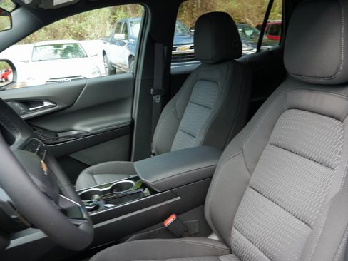 New 2026 Chevrolet Equinox LT image 9