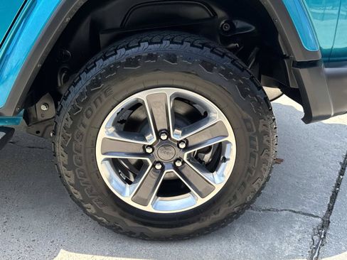 Used 2020 Jeep Wrangler Unlimited Sahara AWD/4WD image 4