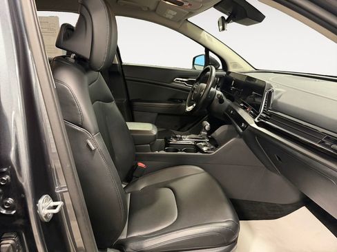 Used 2023 Kia Sportage EX image 27