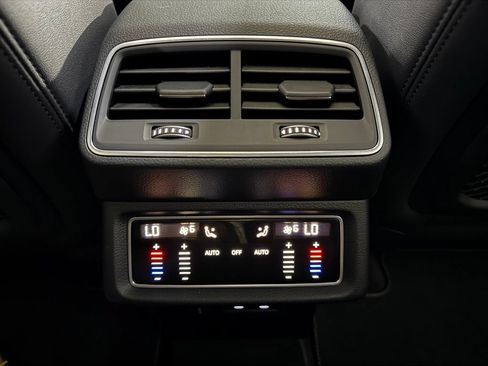 Used 2021 Audi e-tron Premium w/ Convenience Plus Package AWD/4WD image 25