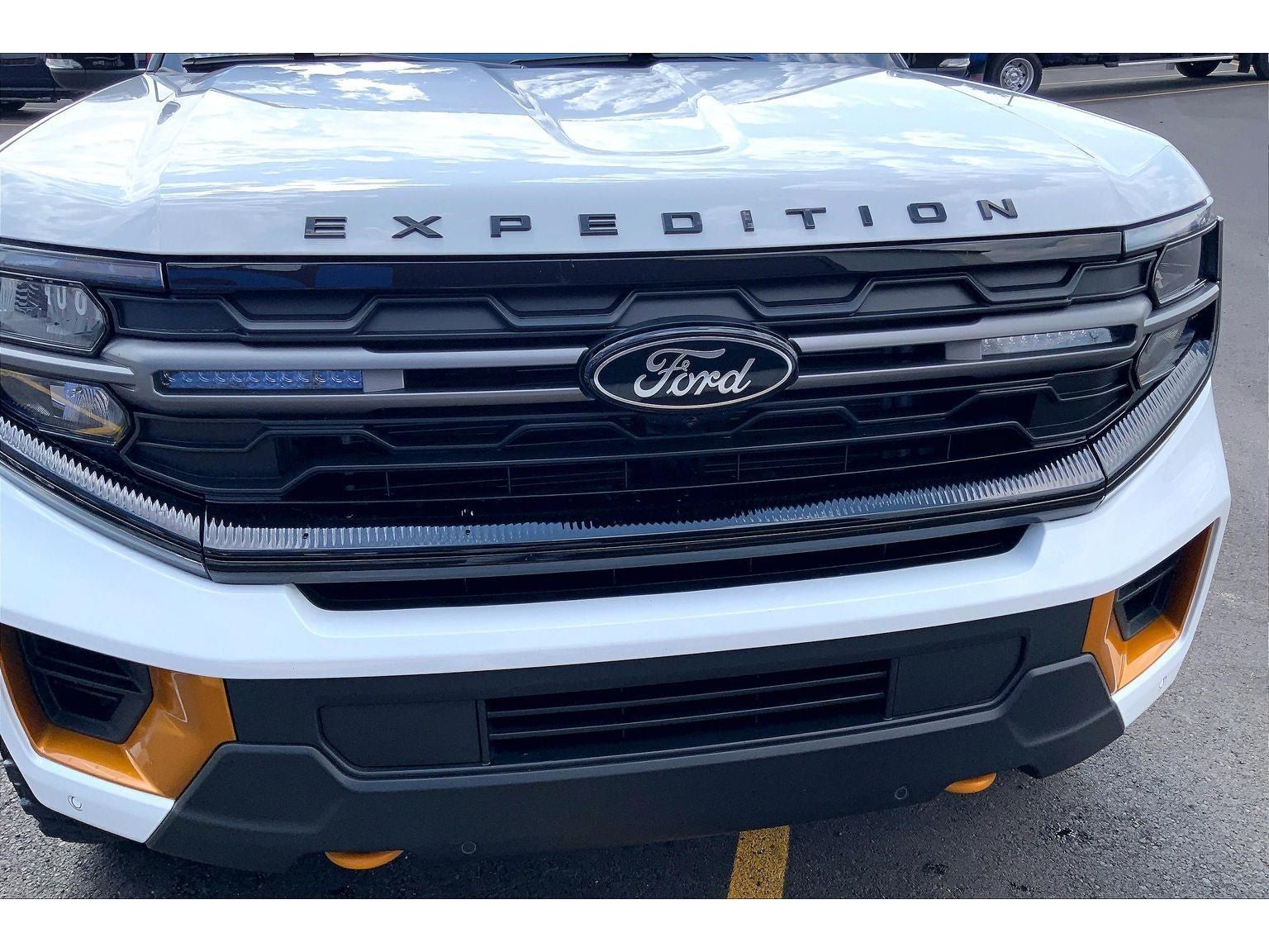 Used 2025 Ford Expedition Tremor AWD/4WD image 33
