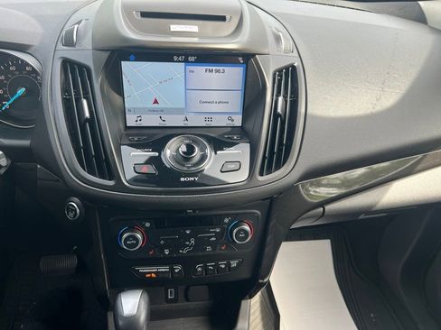 Used 2017 Ford Escape Titanium w/ Equipment Group 301A AWD/4WD image 10