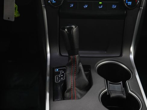 Used 2016 Toyota Camry SE FWD image 17