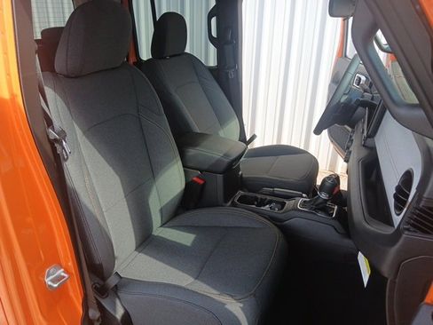 New 2025 Jeep Gladiator Sport image 26