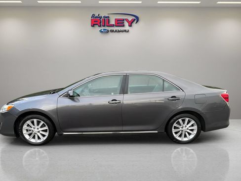 Used 2014 Toyota Camry XLE w/ Leather Package FWD image 2
