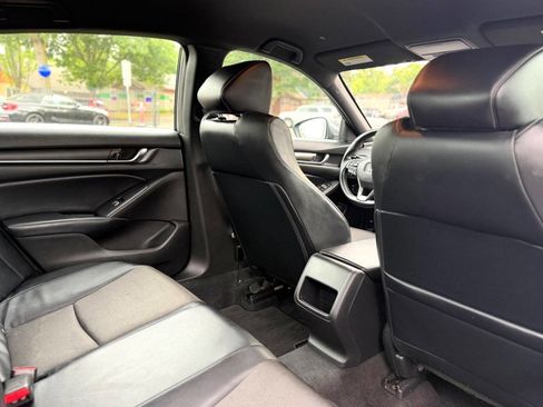 Used 2018 Honda Accord Sport image 12