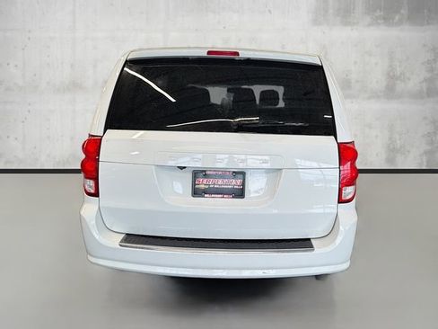 Used 2019 Dodge Grand Caravan SE image 6