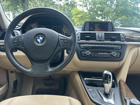 Used 2015 BMW 320i Sedan RWD image 30