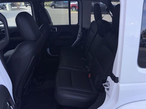 New 2026 Jeep Wrangler Unlimited Sahara AWD/4WD image 10