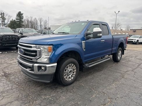 Used 2022 Ford F250 Lariat w/ Chrome Package image 4