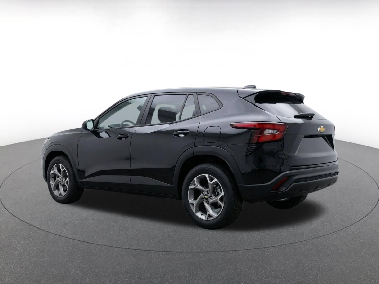 Used 2025 Chevrolet Trax LT FWD image 6