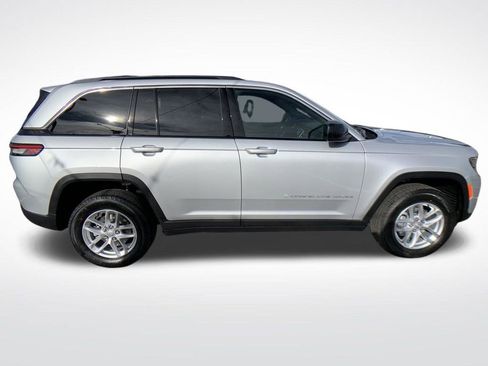 New 2026 Jeep Grand Cherokee Laredo AWD/4WD image 6