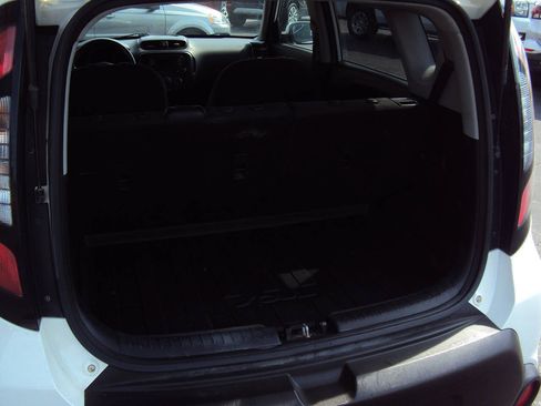 Used 2015 Kia Soul FWD image 14
