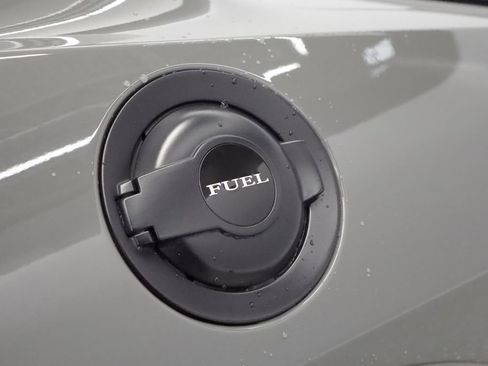 Used 2018 Dodge Challenger SRT Hellcat RWD image 9