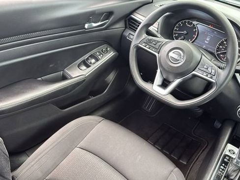 Used 2024 Nissan Altima 2.5 SV image 26