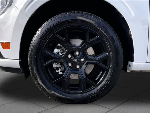 Used 2025 Ford Maverick Lobo AWD/4WD image 11