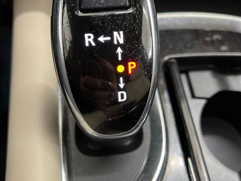 Used 2021 Buick Enclave Essence AWD/4WD image 18