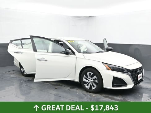 Used 2024 Nissan Altima 2.5 S FWD image 53
