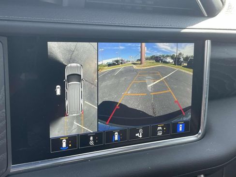 Used 2024 GMC Yukon Denali image 28