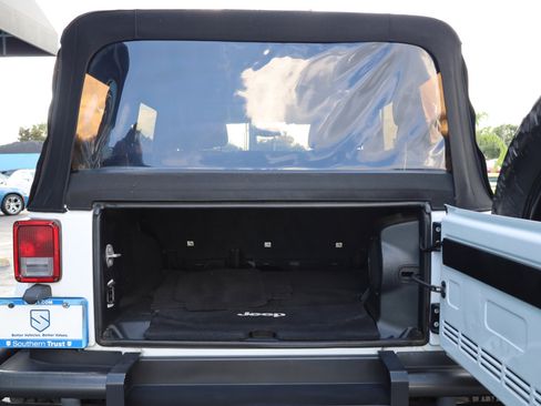 Used 2014 Jeep Wrangler Unlimited Sahara w/ Connectivity Group image 14