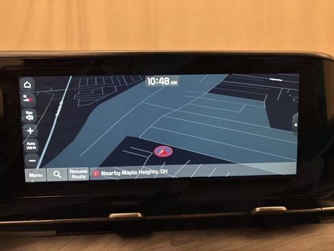 Used 2024 Kia Carnival EX image 19