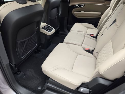 New 2026 Volvo XC90 B6 Plus w/ Protection Package Premier image 32