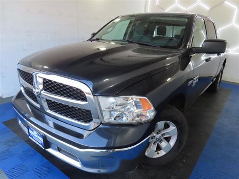 Used 2019 RAM 1500 Classic SLT image 4