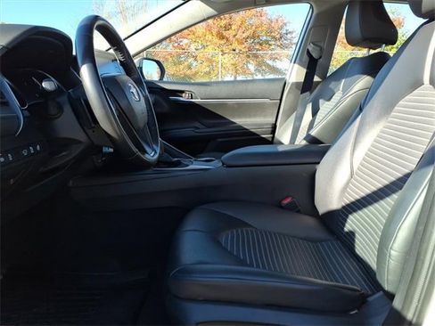 Used 2023 Toyota Camry SE image 13