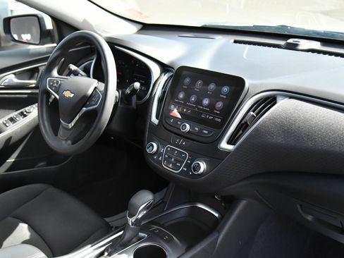 Used 2024 Chevrolet Malibu LT FWD image 39