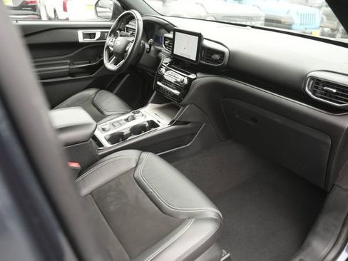 Used 2022 Ford Explorer ST image 17