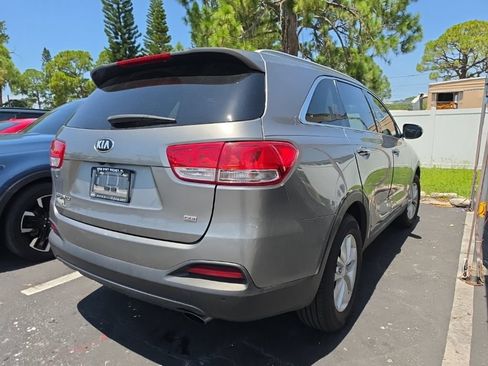 Used 2017 Kia Sorento FWD image 14