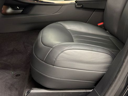 Used 2025 Land Rover Range Rover Sport SE image 18